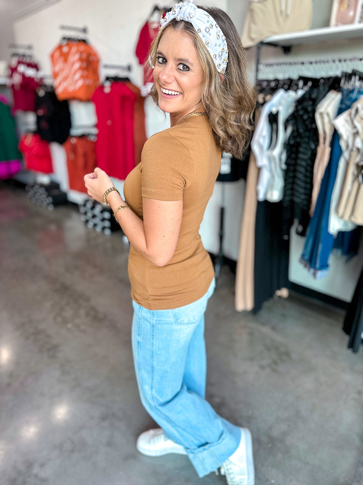 Jane Classic Fitted V Neck