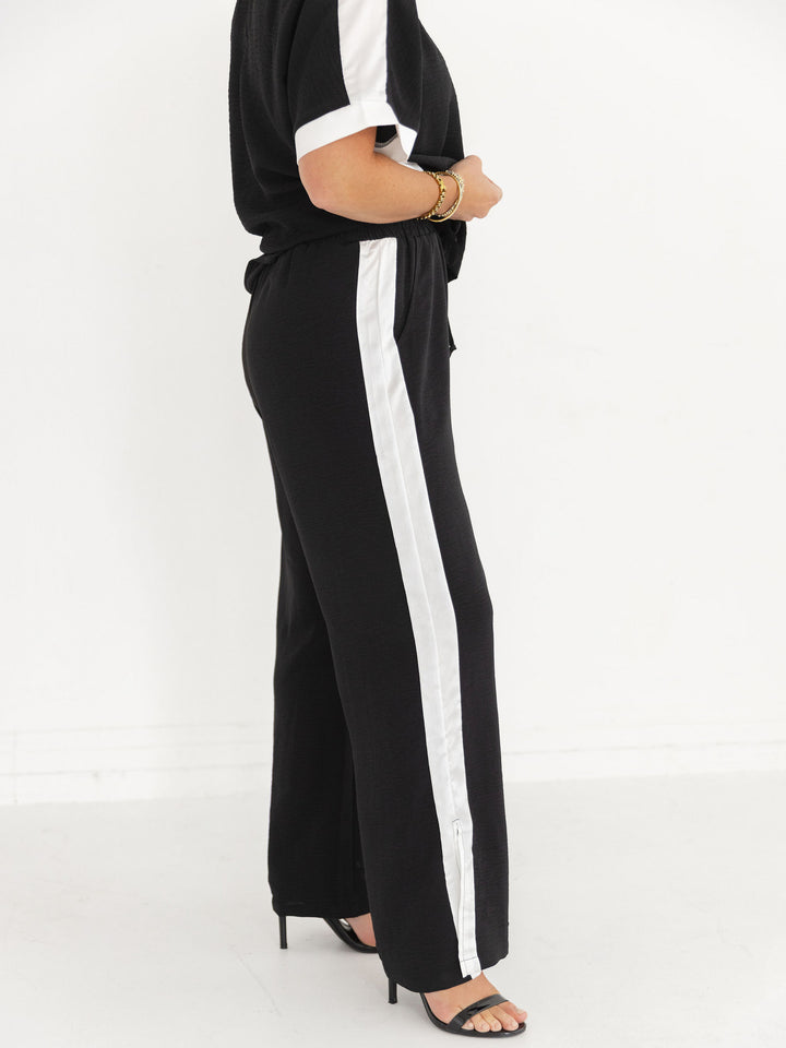 Sassy Side Stripe Pant