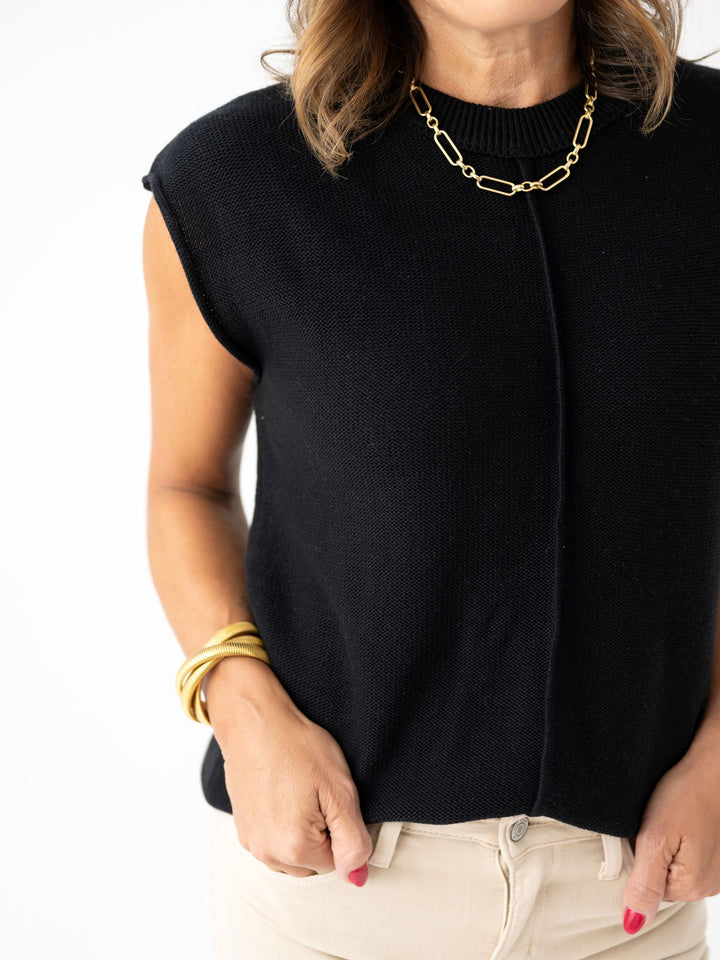 Center Seamed Sweater Vest