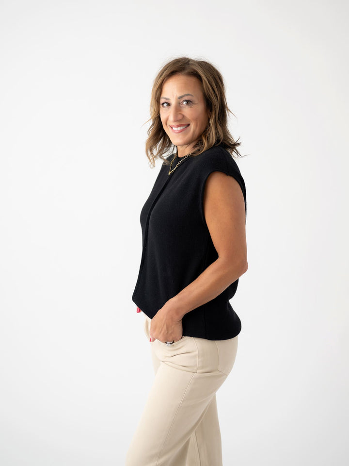 Center Seamed Sweater Vest