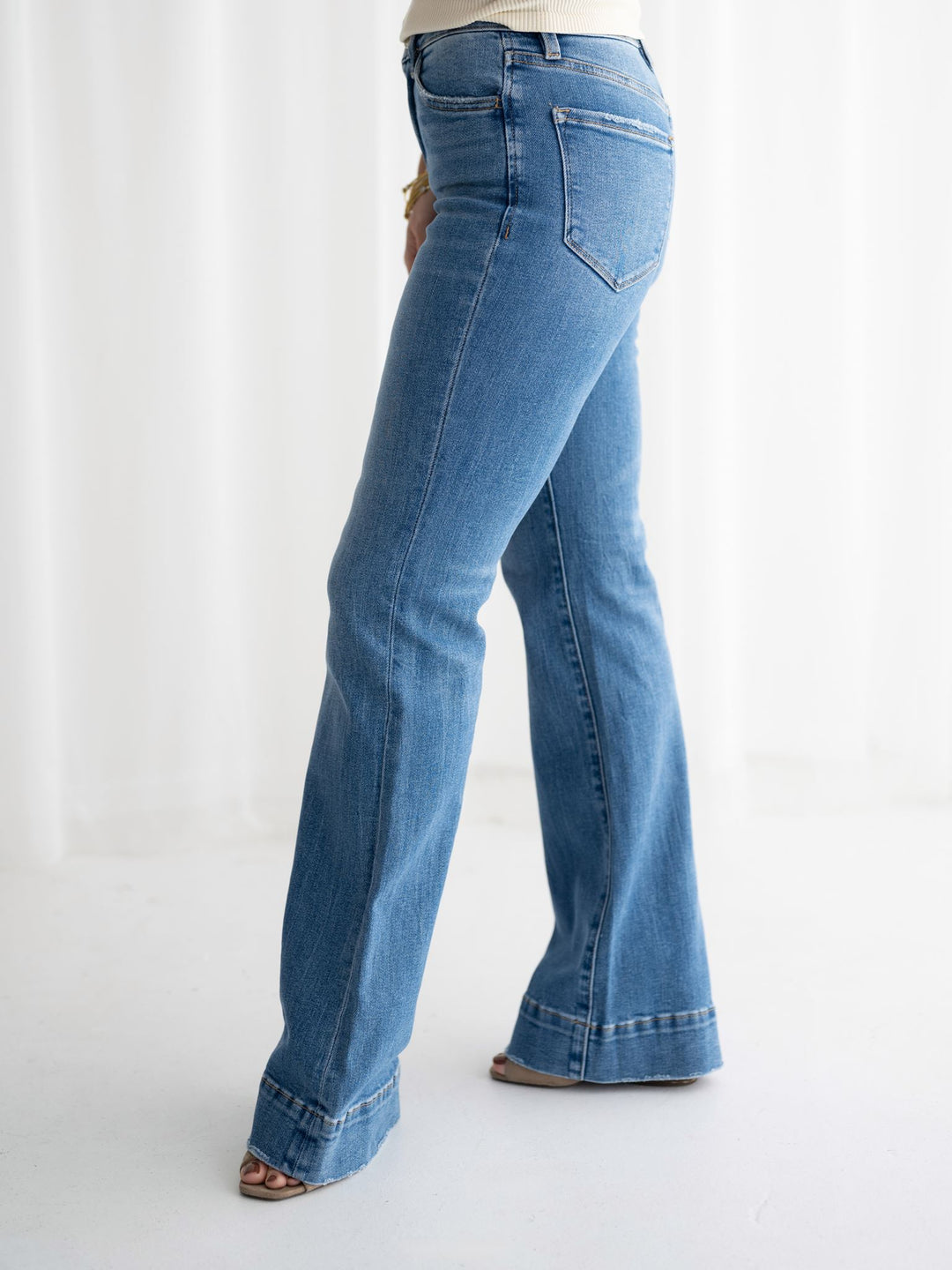 Vervet High Rise Relaxed Flare Trouser