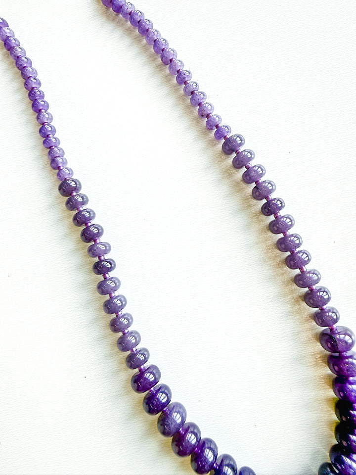 Slowly Falling Beaded Short Necklace