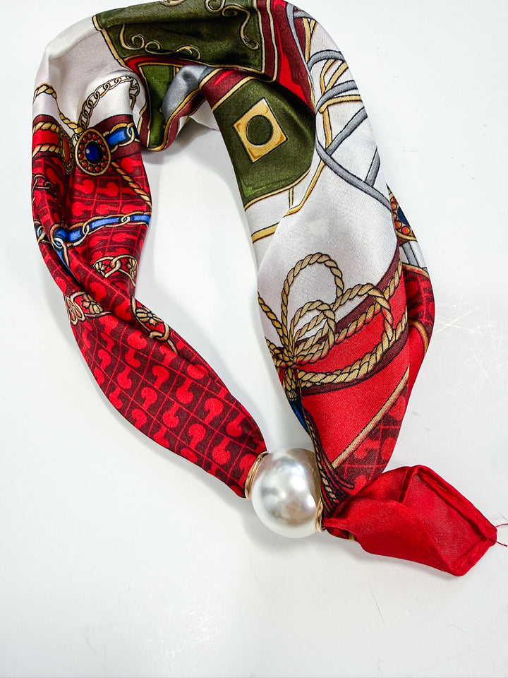 Short Magnetic Scarf Necklace with Pearl