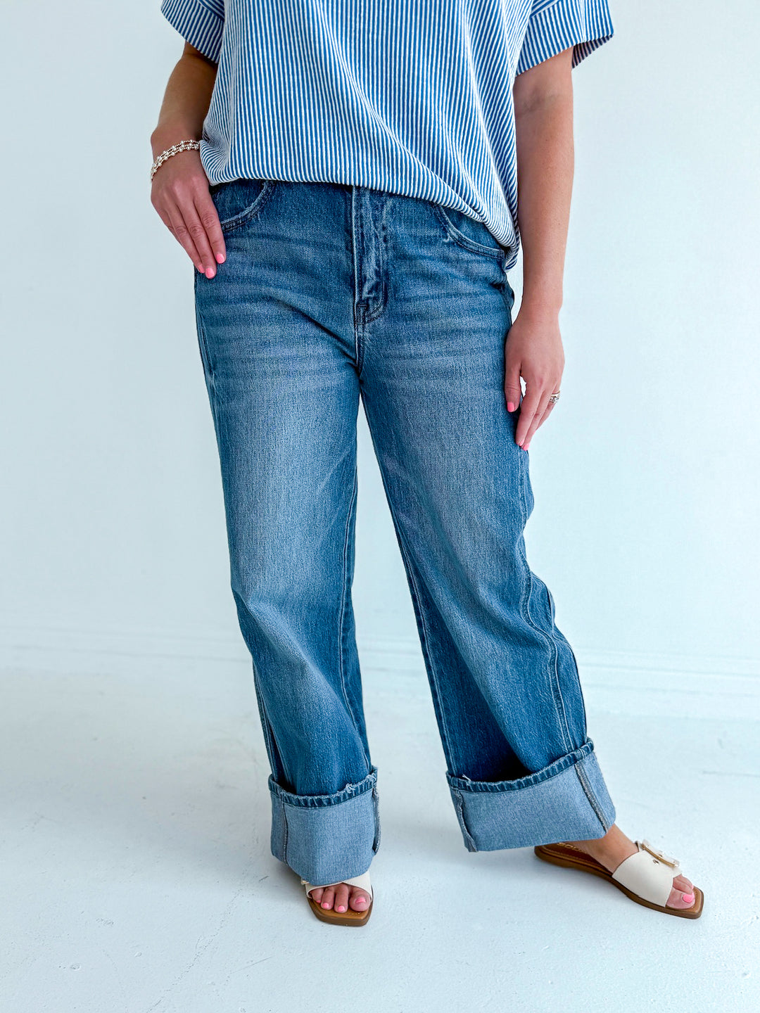 Vervet Dark Super High Rise Cuffed Baggy Wide