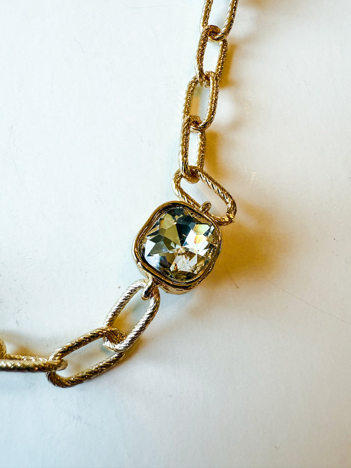 Short Chain with Teardrop Stone Accents