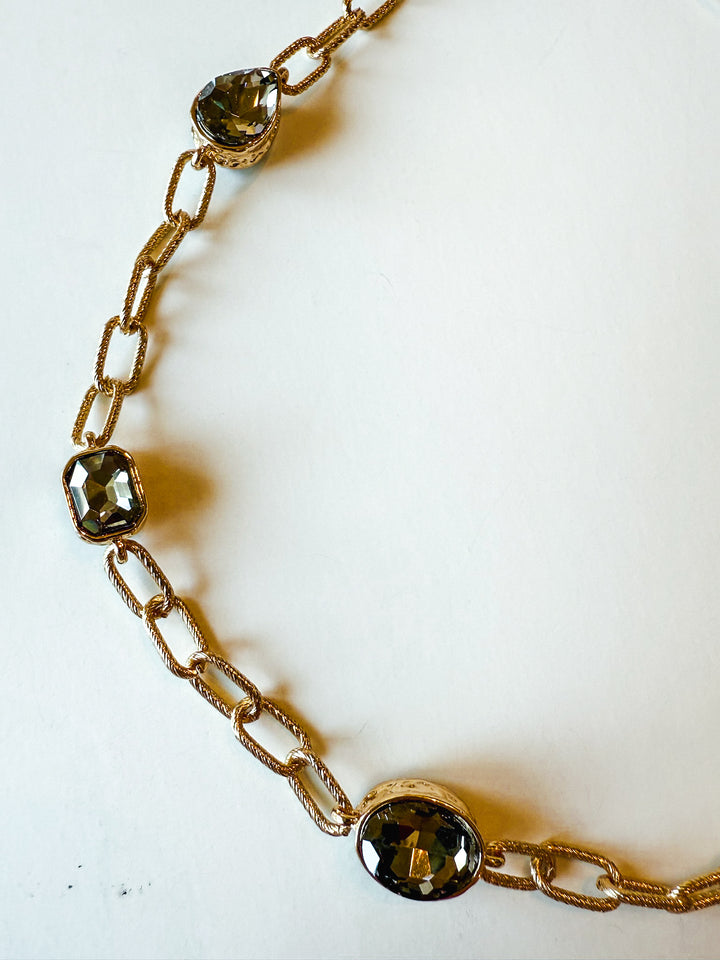 Short Chain with Teardrop Stone Accents
