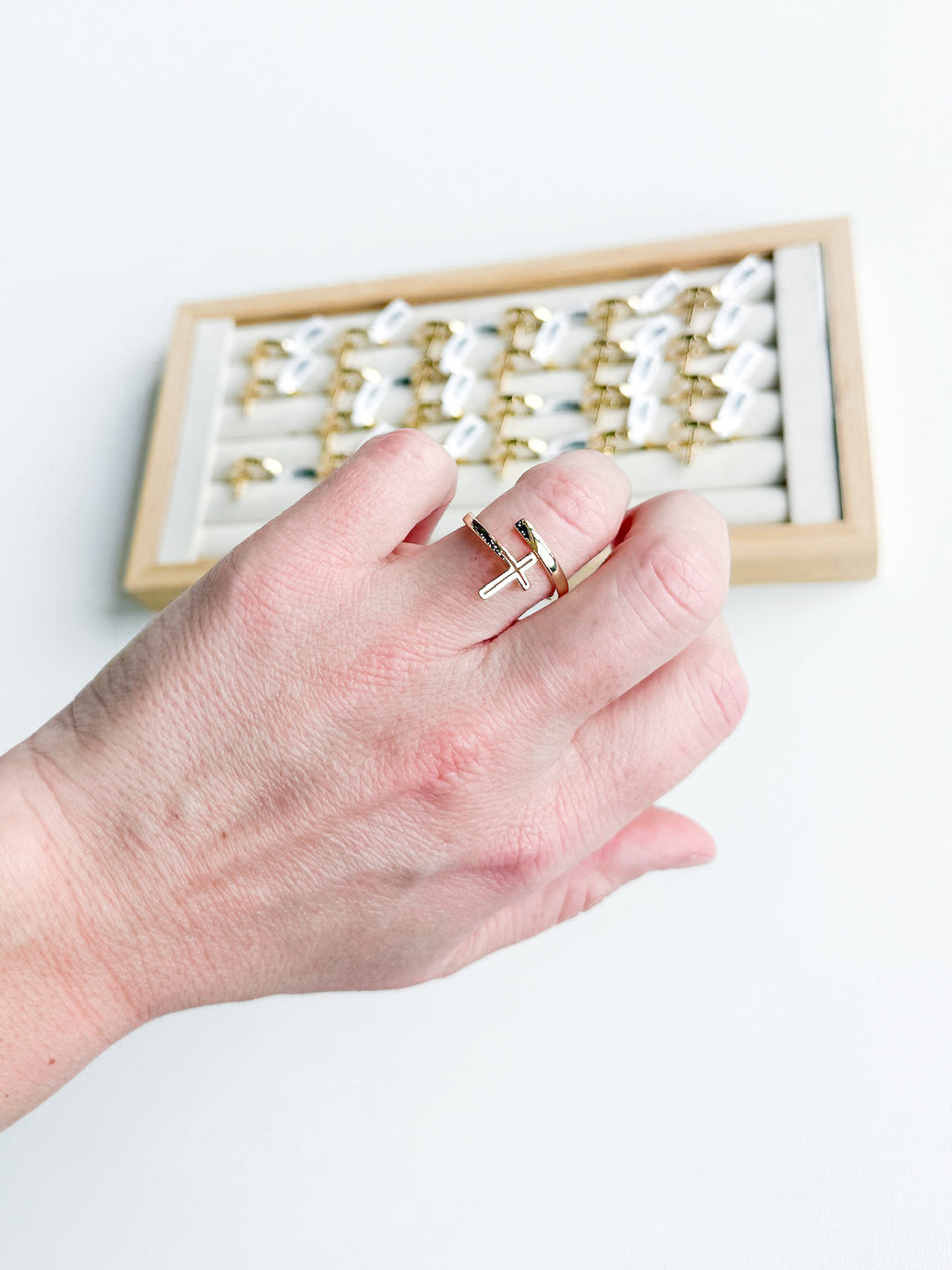 Adjustable Cross Cutout Ring