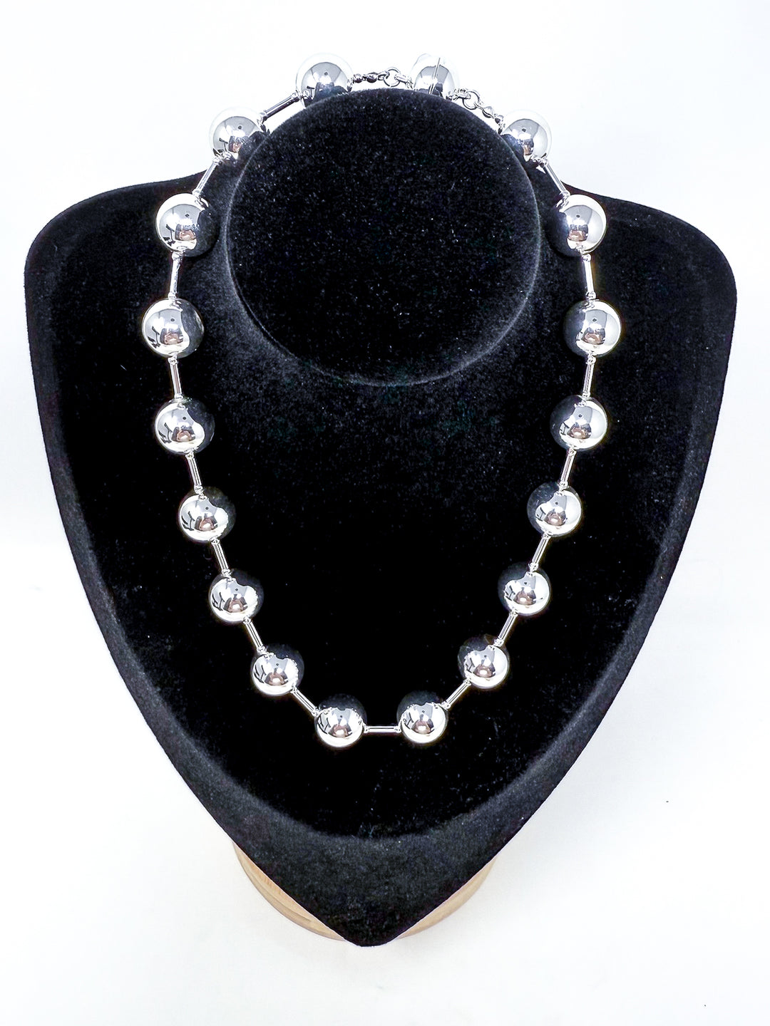 Beaded Necklace with Magnetic Clasp