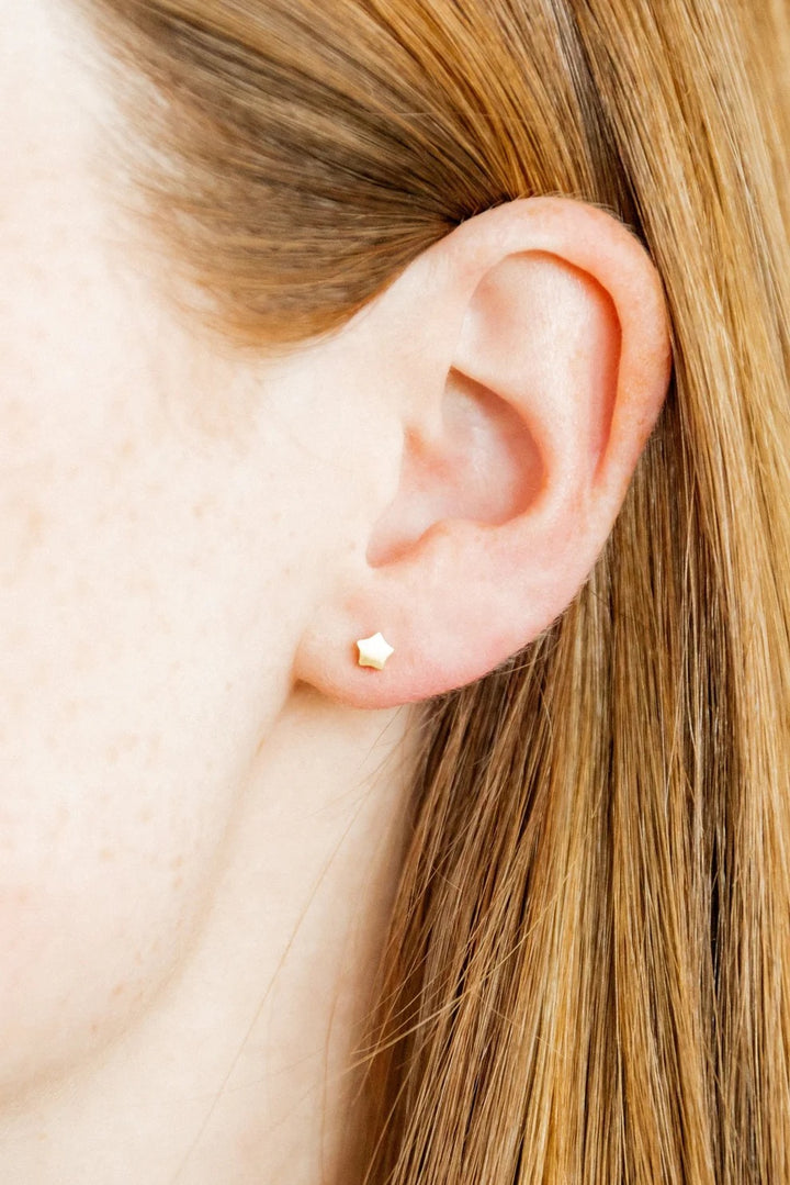 Stella Screwback Stud Earring