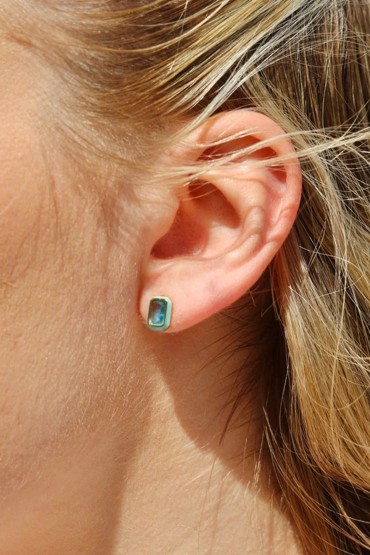 Linny Co Screwback Stud Earrings